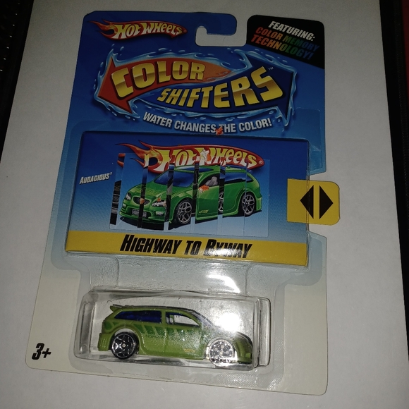 Hot Wheels Color Shifter collector cars! - Picture 4 of 5